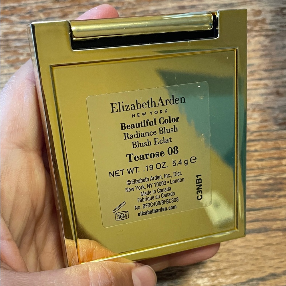 Elizabeth Arden Beautiful Color Blush in Soft Pink - Picture 5 of 6